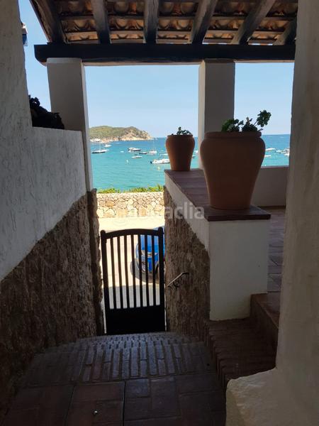 Foto 62f91b62-6fc4-4219-ace9-8fb6ce714749. Lloguer casa adossada amb xemeneia calefacció aparcament a Palamós