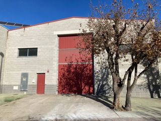 Location Bâtiment à usage industriel à Carrer de la indústria 4. Nau de lloguer a riudarenes de 334 m2 + 100 m2 pati.
