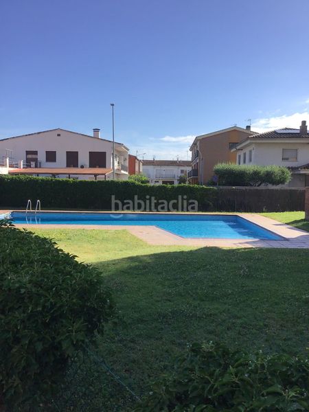 Foto b28917ed-3132-48a5-9675-5f628d6754ad. Casa bifamiliare con camino riscaldamento parcheggio piscina in Santa Coloma de Farners