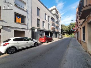 Local commercial dans Carrer de prim 2. A peu de carrer!