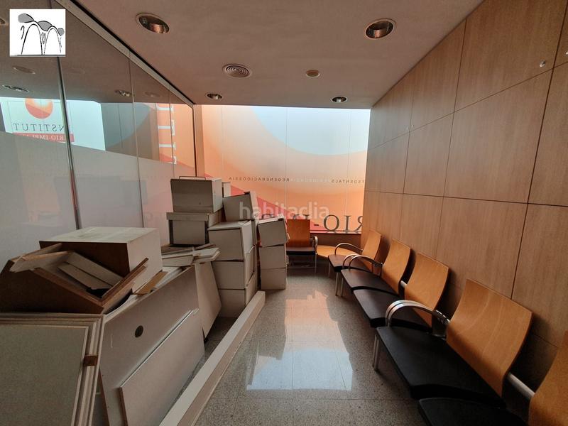 Foto a6b21119-d71b-4ea9-81ef-9d5167881725. Locale commerciale in carrer d'ausiàs marc 3 in Ca n'Aurell Terrassa