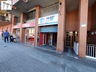 Local commercial  Avinguda de l'abat marcet. A peu de carrer, zona comercial