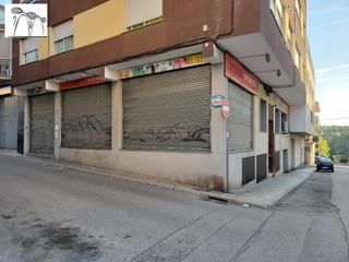 Local commercial  Carrer del bess. Ideal per a qualsevol tipus de negoci!