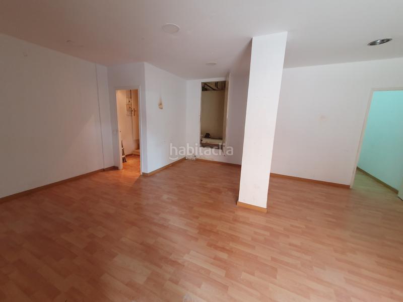 Foto 64288097-5264-4ad6-aba4-90aaa87115df. Locale commerciale in Can Palet Terrassa