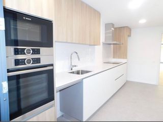 Miete Etagenwohnung  Carrer de vinyals. Piso céntrico en alquiler. parking y trastero