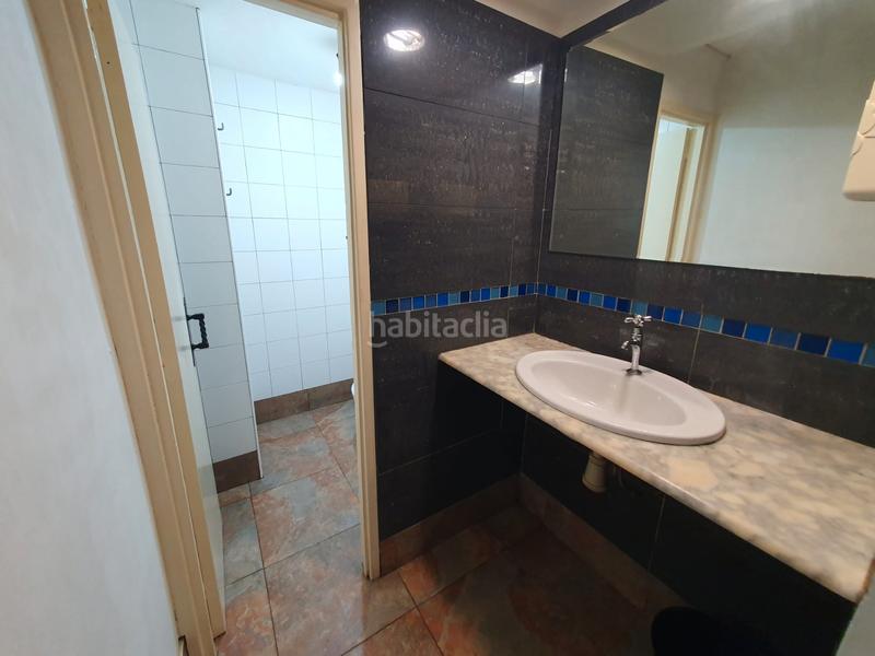 Foto 3f010f54-2805-41ca-b48c-ea916303ec2e. Local commercial dans carrer de galileu 194 dans Ca n'Aurell Terrassa