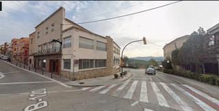 Casa a Carrer major 69. Edifici cantoner per rehabilitar. a ple centre del poble