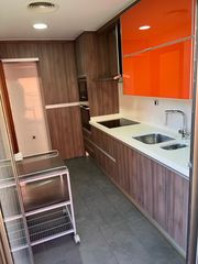 Miete Etagenwohnung  Carrer de baldrich. Piso alquiler en el centro con parking