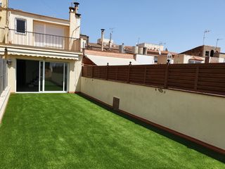 Lloguer Casa  Carrer de blasco de garay. Casa al centre 4 hab. + terrassa 120m² i amb gran pk de 170m²