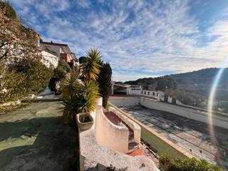 Edifici a Carrer tramuntana 35. Ediicio en vena