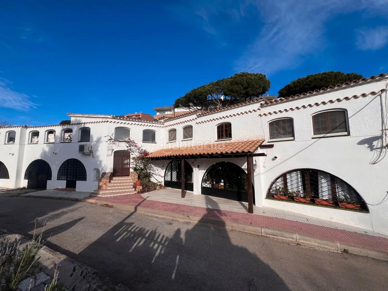 Foto b21a1806-c8db-43e6-a655-3dbaa8023483. Edificio en carrer tramuntana 35 ediicio en vena en Platja d´Aro