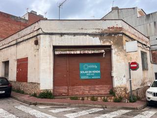 Terreny residencial a Carrer de l'alcalde patxot 36. Solar en venta