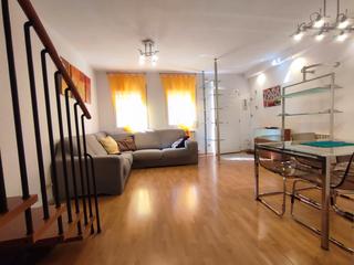 Casa adossada a Carrer del consolat 22. Casa de pueblo