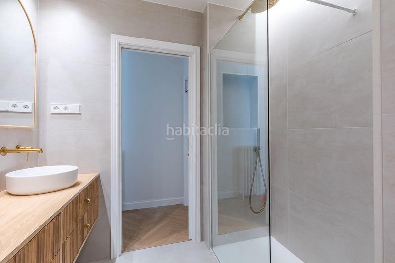 Foto 48904922-966d-491c-b121-80eb926ee4bf. Piso reforma clasica en finca señorial en Goya Madrid