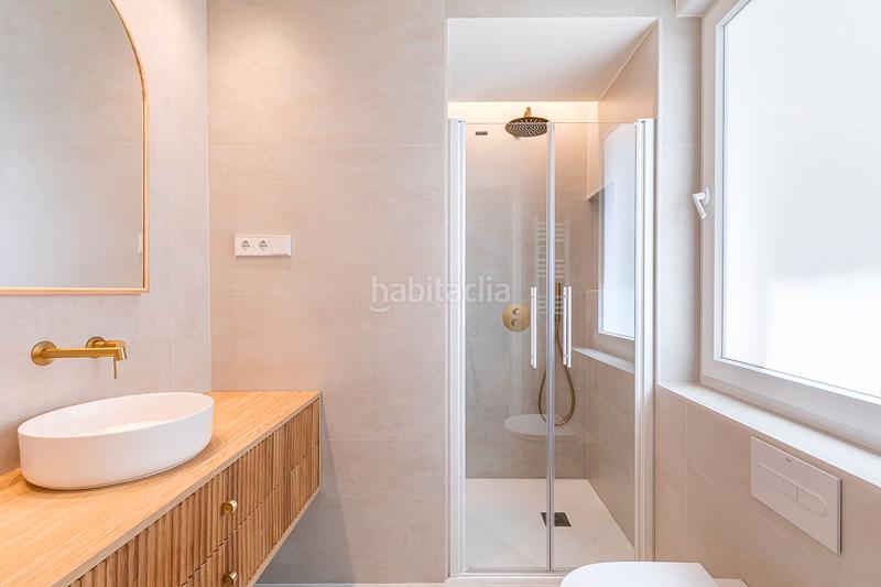 Foto fa26ee95-9937-4683-b6a9-4cfd67a5f8ce. Piso reforma clasica en finca señorial en Goya Madrid
