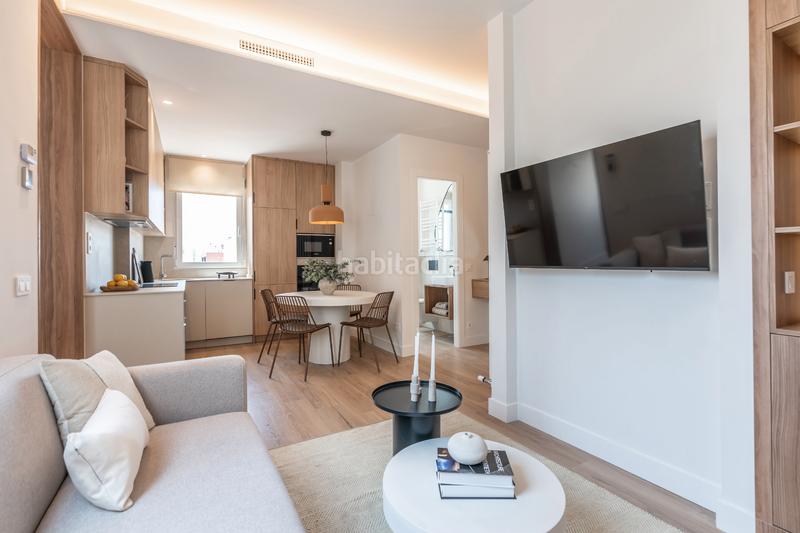 Foto c0f123cf-ea28-4270-bc28-7db8964bedaf. Piso planta alta en preciosa finca clasica en Goya Madrid