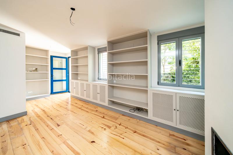 Foto c560aa41-d7e6-497f-8e8d-57d626821919. Casa preciosa casa junto al parque en Fuente del Berro Madrid