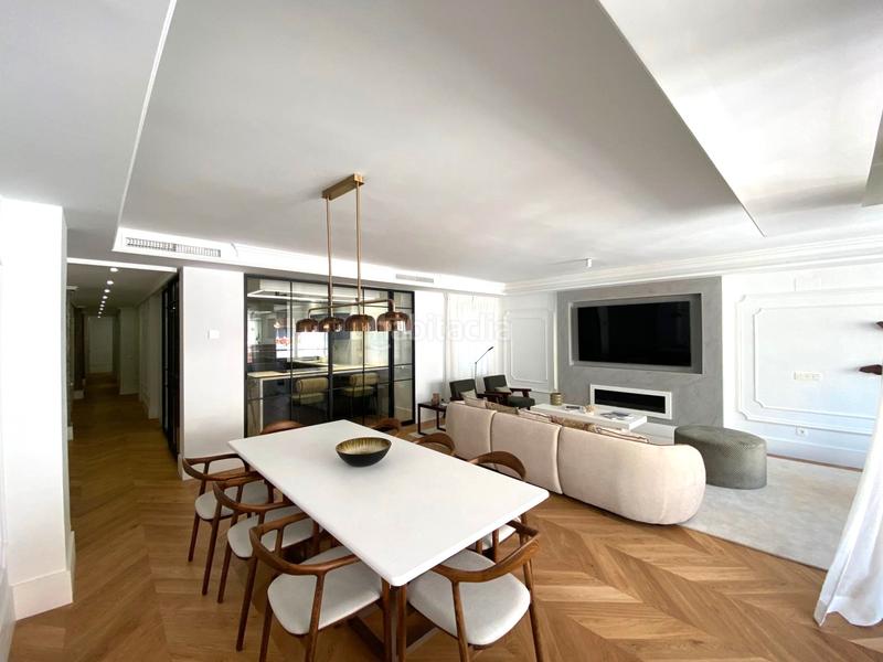 Foto 3f13cee1-5b06-4d62-9899-2c9589ee1ff4. Etagenwohnung mit parking in Recoletos Madrid