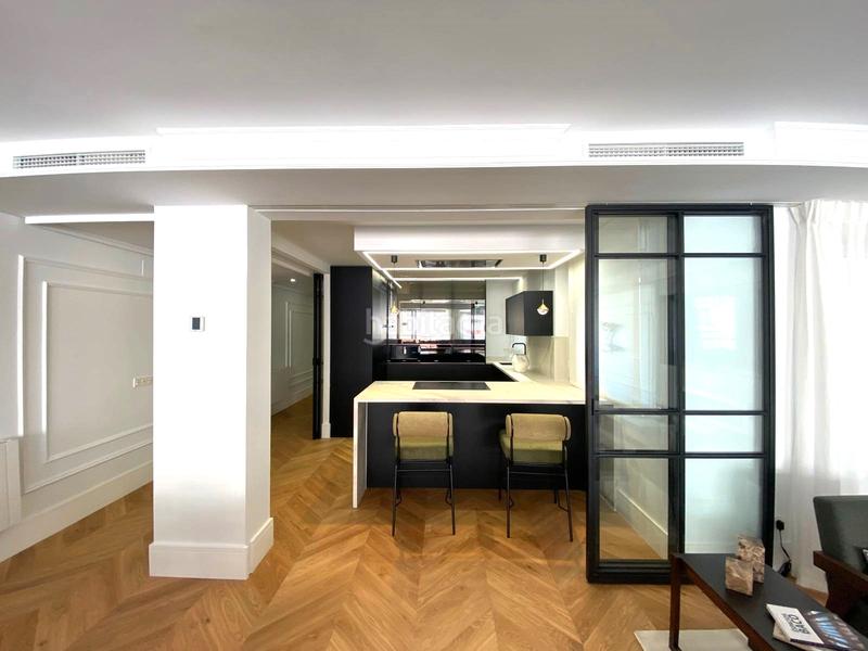 Foto ab2d9ff4-3f53-4ac5-be7c-62878bbd6986. Etagenwohnung mit parking in Recoletos Madrid