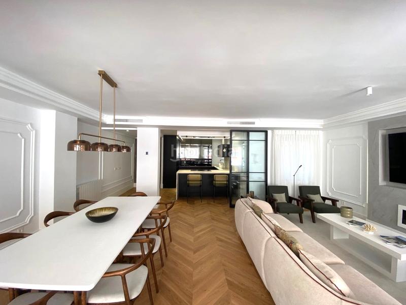 Foto f18d0487-8d8b-496f-8a59-485f983e9c53. Etagenwohnung mit parking in Recoletos Madrid