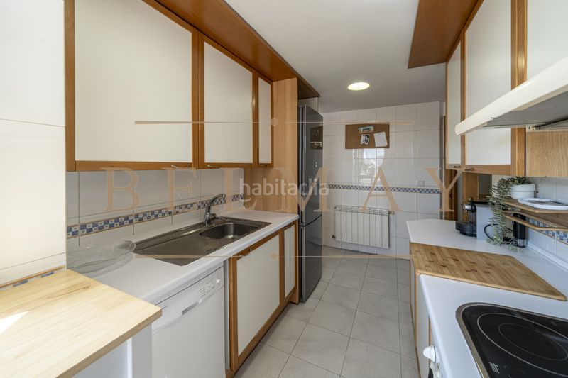 Foto 2c73bb56-041c-4665-9362-00f5e347eb98. Flat with heating parking pool in Simancas Madrid