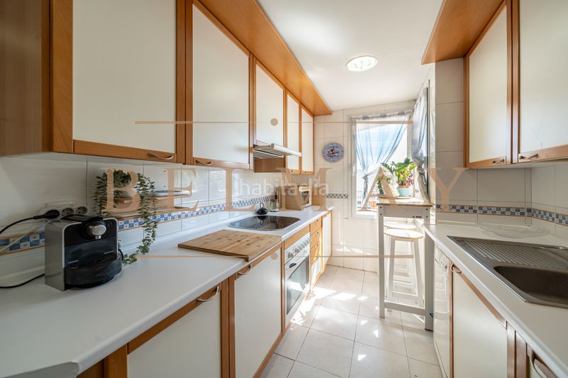Foto 7216a1d0-f5e6-4a4b-94f8-78647d99800b. Flat with heating parking pool in Simancas Madrid