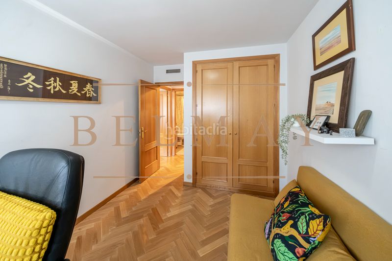 Foto f51c1b4b-61f5-4914-bb2c-2831644e1785. Flat with heating parking pool in Simancas Madrid