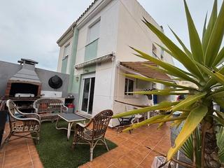 Casa adossada en Playa-Ben Afeli. Inmobiliaria era, les presenta esta excepcional vivienda adosada