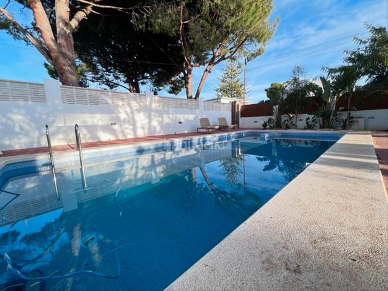 Foto 18843e33-3628-4f0d-8b7d-f342cee5c575. Lloguer xalet amb xemeneia calefacció aparcament piscina a Benicasim / Benicàssim