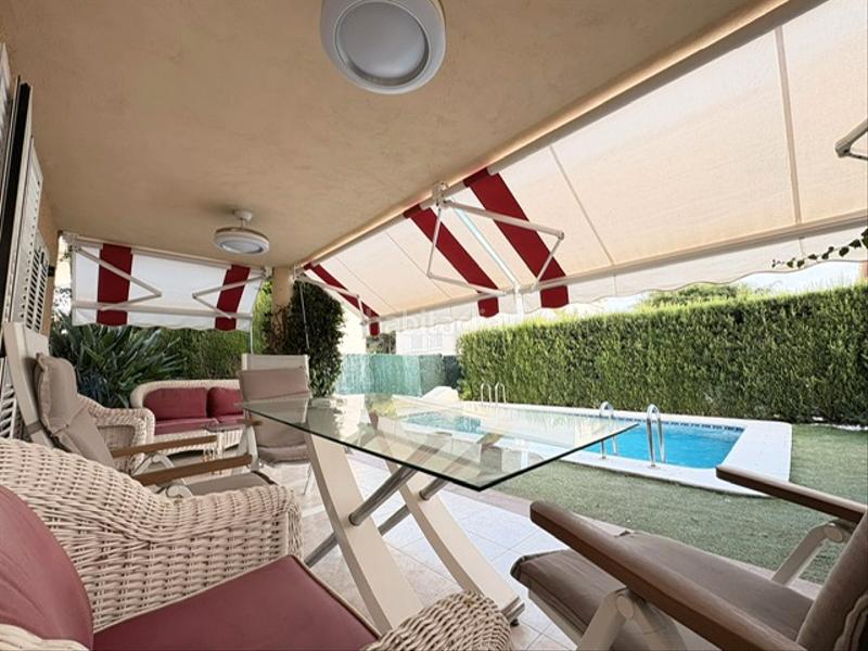 Foto 54c2c0ed-507a-4d49-a51e-367bc2dd8c74. Chalet avec cheminée chauffage parking piscine dans Benicasim / Benicàssim