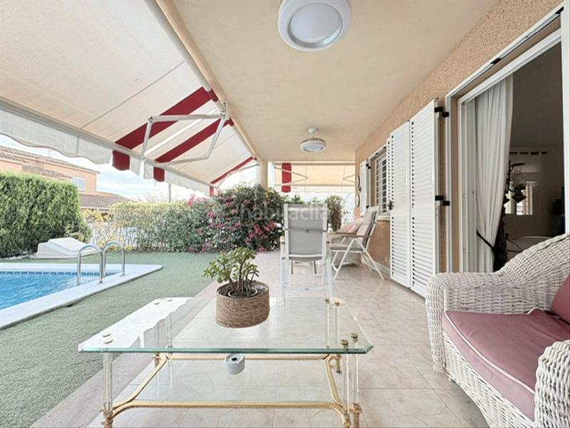 Foto 908e2d0b-05f1-4cad-8724-f393636b66dd. Chalet avec cheminée chauffage parking piscine dans Benicasim / Benicàssim