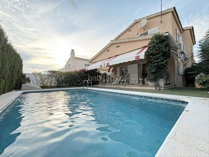 Foto a1b18c2a-5e86-4213-96fa-72cb7b1503e9. Chalet avec cheminée chauffage parking piscine dans Benicasim / Benicàssim