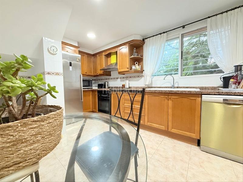 Foto b3ce37fd-ecc9-4a5d-9d42-841d7734ea0a. Chalet avec cheminée chauffage parking piscine dans Benicasim / Benicàssim