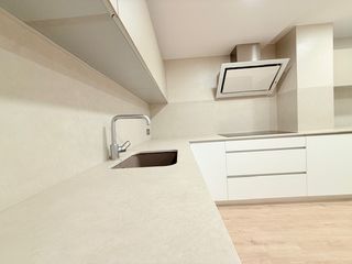 Miete Etagenwohnung  Plaza clave. Eka inmobiliaria comercializa en exclusiva vivienda alquiler en