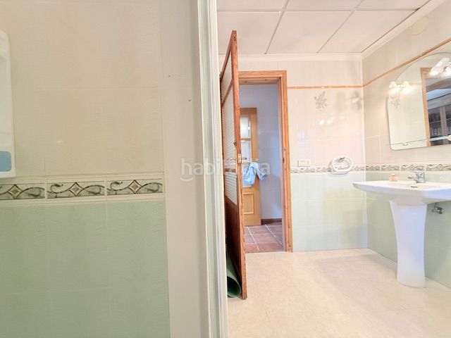 Foto 42a129a8-3b10-47d1-8034-851096e933bc. Masia amb xemeneia aparcament piscina a Cabanes