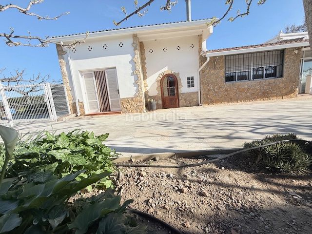 Foto bf928ad1-8c12-45bd-a786-907e51adbbd9. Masia amb xemeneia aparcament piscina a Cabanes
