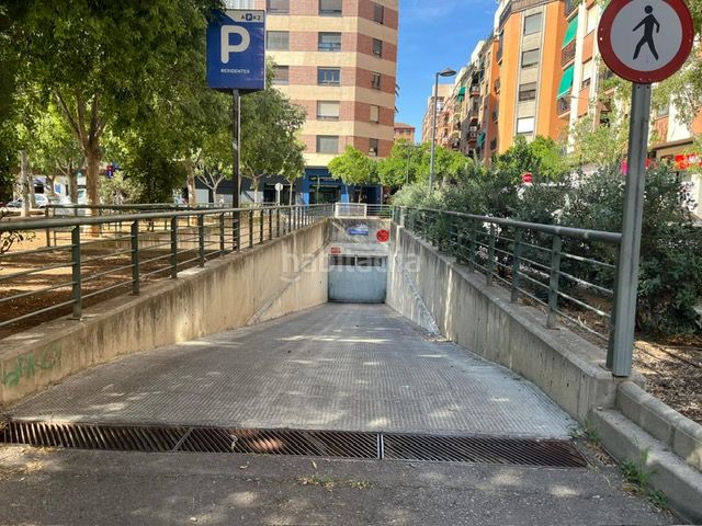 Foto 6487e468-9b96-44e7-ba68-75d060e197f8. Autoparkplatz in plaça del doctor marañón 1 in Parque Geólogo José Royo Gómez Castellón de la Plana