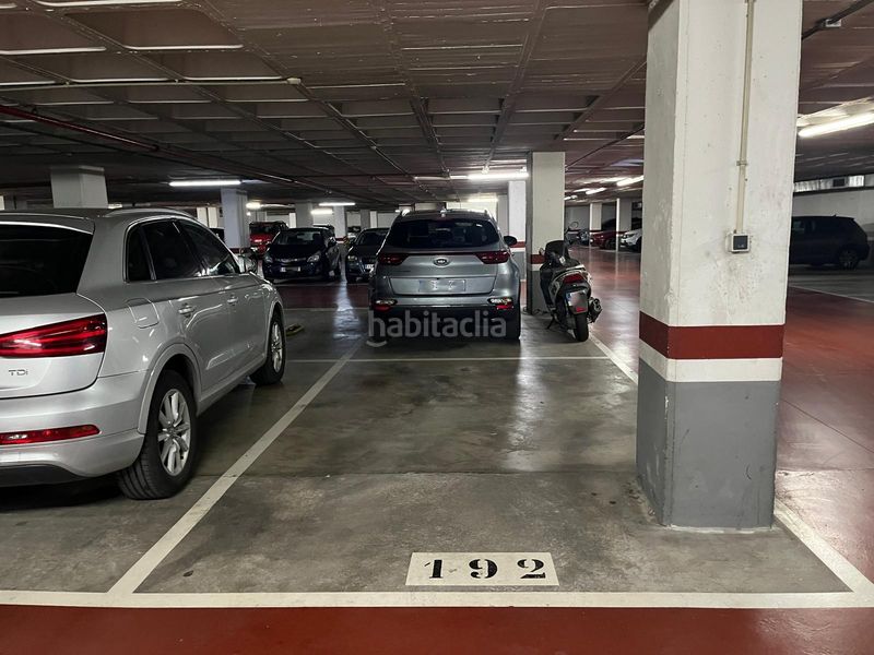 Foto f2563802-aad6-4ccf-948e-f84dba0fdff6. Autoparkplatz in plaça del doctor marañón 1 in Parque Geólogo José Royo Gómez Castellón de la Plana