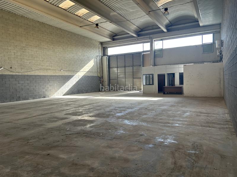 Foto d95ecf88-80a6-4319-8c48-7c240e1890e6. Location bâtiment à usage industriel dans Torreforta Tarragona