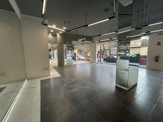 Lloguer Local Comercial a Centre. Local  reus eixample