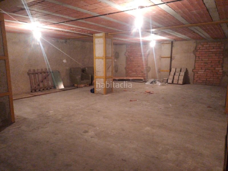 Foto b6e8f38d-885e-4ad7-a627-1f9d2f84b371. Lloguer local comercial a Llevant Reus