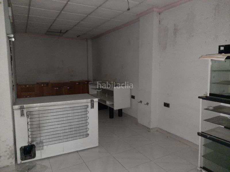 Foto c349a4c5-8365-4ccf-90ca-bbda0147436b. Lloguer local comercial a Llevant Reus