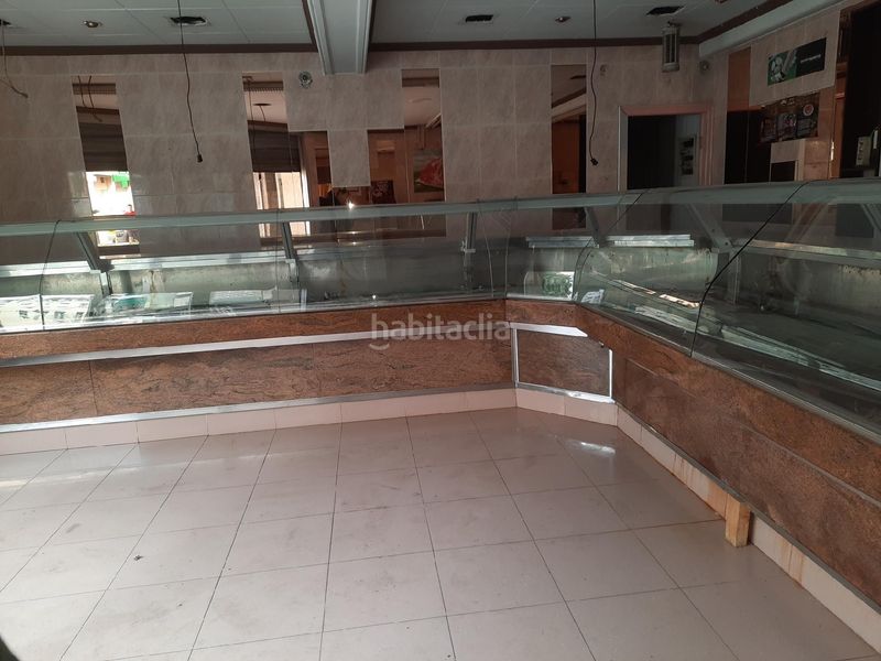 Foto cee25cb7-61a2-4f81-a2f2-d51423ccecbe. Lloguer local comercial a Llevant Reus