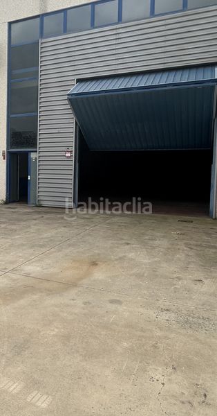 Foto e4354aeb-b8b2-4fda-b4f3-9d40286ba183. Nau industrial a Perafort
