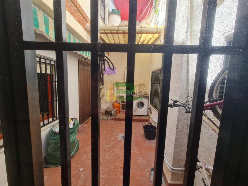 Foto a7627e8a-c537-4f96-9609-105778a1f4dd. Planta baixa a rosa a Totana