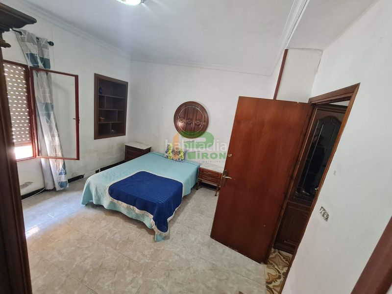 Foto e47cfba9-b9e7-4df5-ac9f-307503542193. Planta baixa a rosa a Totana