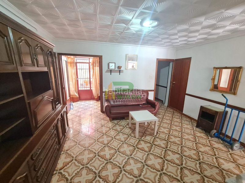 Foto ee16b0a7-ae9c-4edf-91f0-1ee1b5ca508f. Planta baixa a rosa a Totana