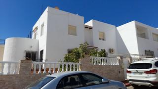 Chalet in Calle calle alborán 1. Impresionante chalet en mojácar con amplias terrazas.
