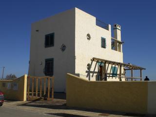 Chalet en Calle palomares 14. Villa independiente de lujo en primera linea de playa en vera pl