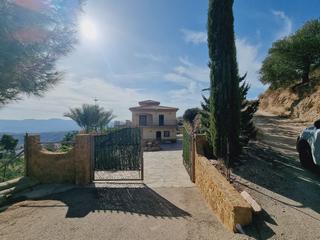 Xalet a Pasaje la fuente del albarico 1. Villa con piscina privada